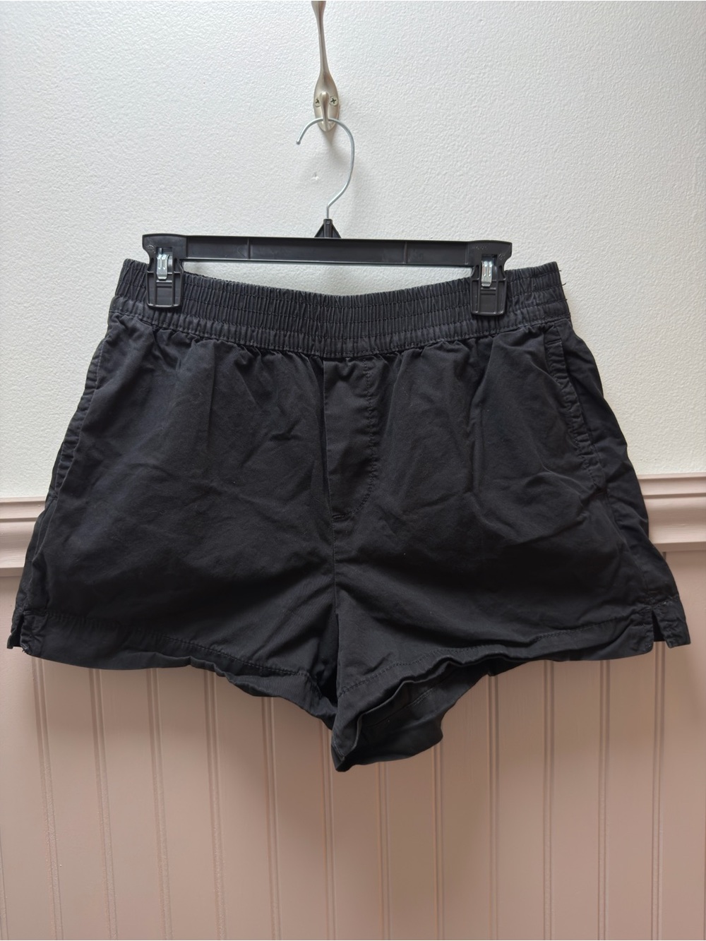 Free Assembly  Black Short Size SMALL